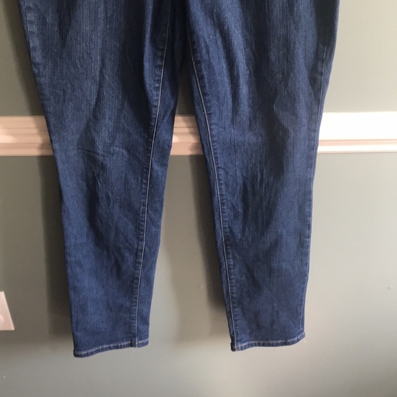 Torrid Boyfriend Straight Vintage Stretch Mid-Rise Jean. Size 10 tall. Stretch. - Picture 5 of 10